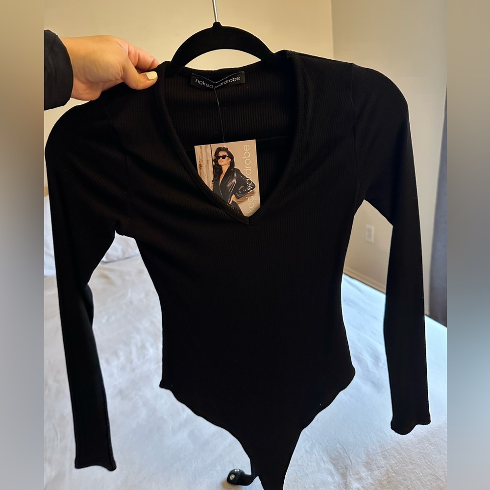 Naked Wardrobe NWT black vneck bodysuit